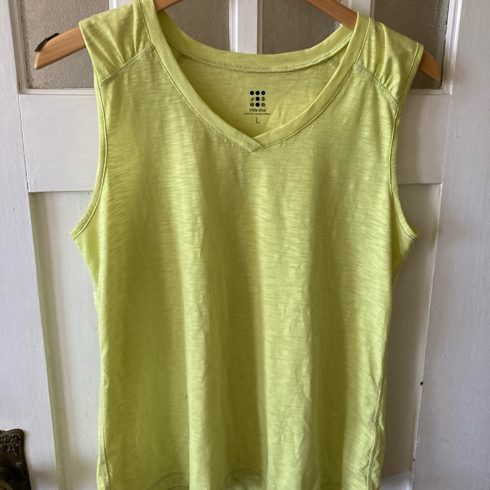 Title Nine Double Time sleeveless tank L (12-14)